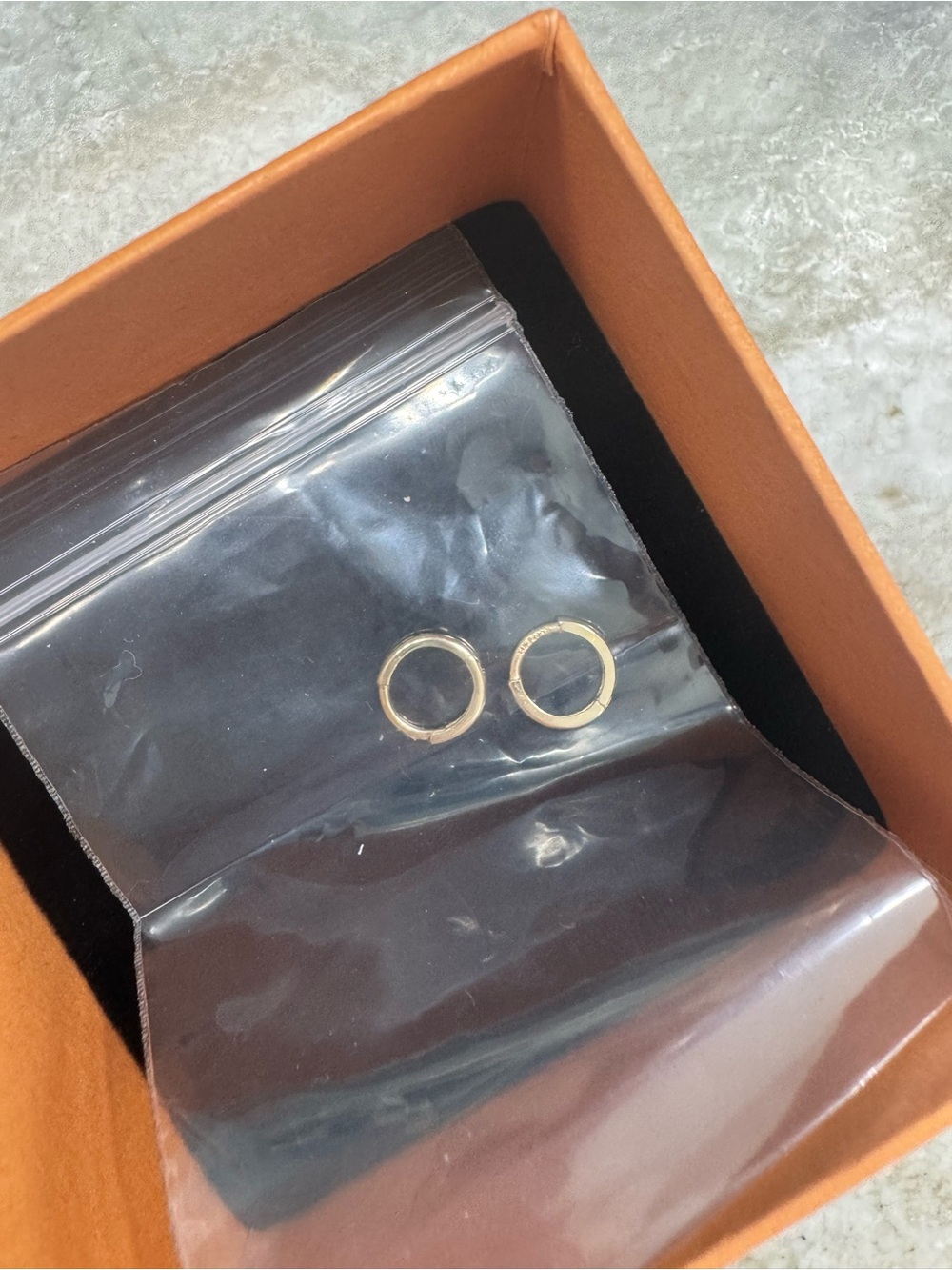 Quince 14K Gold Second Piercing Tiny Huggie - Pair - Picture 4 of 8